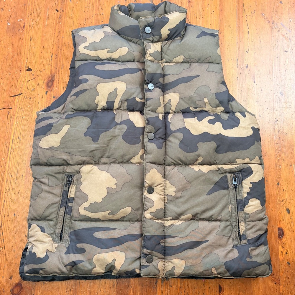 Kids Old Navy Camo Puffer Vest Size Medium Padded Zip Pockets Excellent